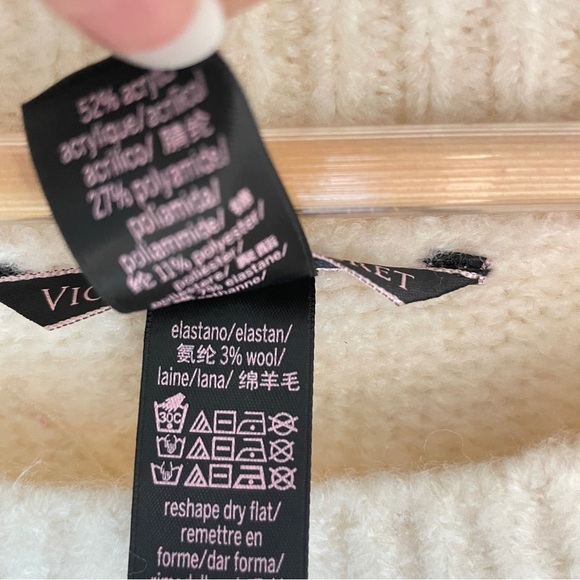 Victoria’s Secret Wool Blend Scoop Neck Cropped Fitted Fuzzy Sweater - Picture 5 of 7